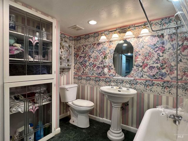 710 Locust St, Twin Falls, ID 83301