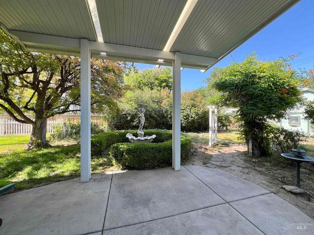 710 Locust St, Twin Falls, ID 83301