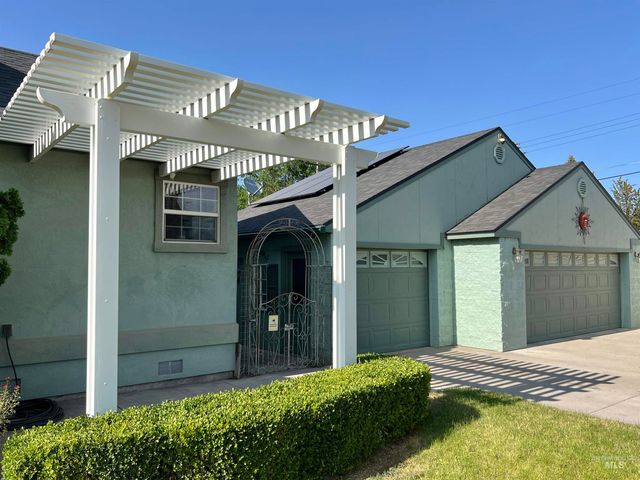 710 Locust St, Twin Falls, ID 83301