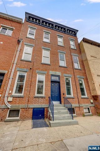 147 New York Avenue 202, Jersey City, NJ 07307