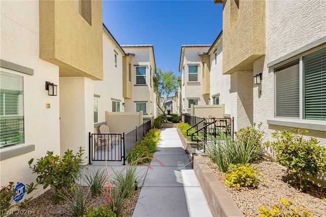 12369 Golden Wreath Road 2, Las Vegas, NV 89183