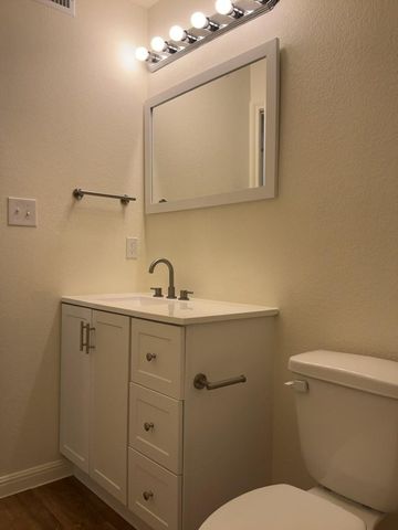 2002 W 2nd ST 1300, Taylor, TX 76574
