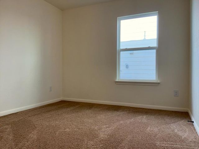 2002 W 2nd ST 1300, Taylor, TX 76574
