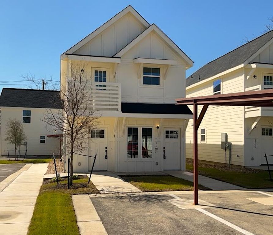 2002 W 2nd ST 1300, Taylor, TX 76574