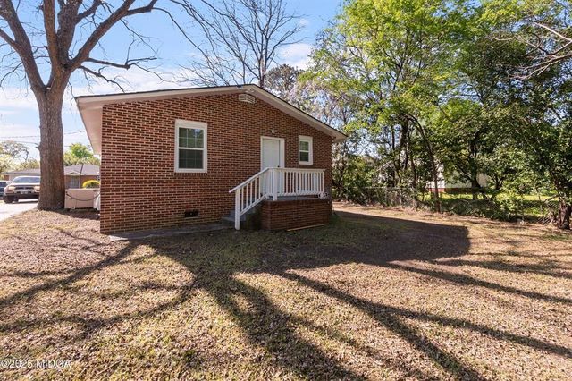 2164 Monroe Avenue, Macon, GA 31204