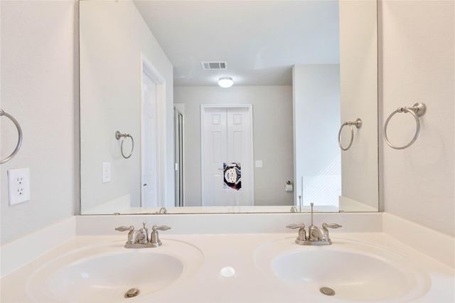 7537 S Glenn ST, Austin, TX 78744