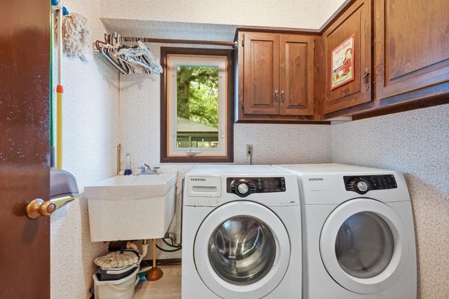 9218 Greenwood Avenue, Munster, IN 46321