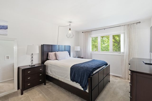 9218 Greenwood Avenue, Munster, IN 46321