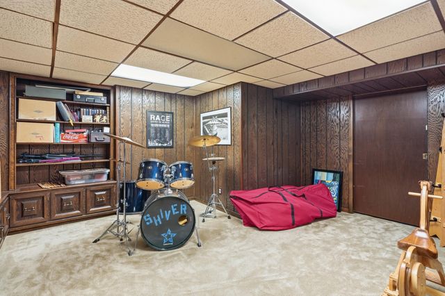 9218 Greenwood Avenue, Munster, IN 46321