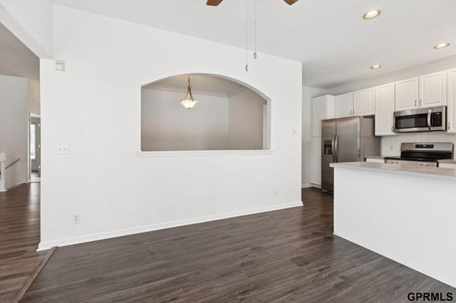 9403 S 25Th Avenue, Bellevue, NE 68147