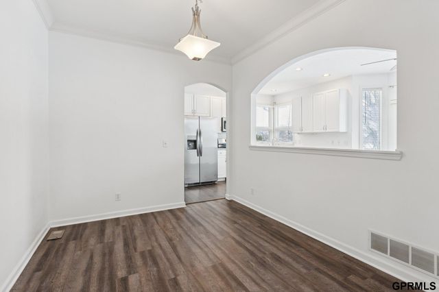 9403 S 25Th Avenue, Bellevue, NE 68147