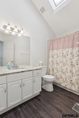 9403 S 25Th Avenue, Bellevue, NE 68147