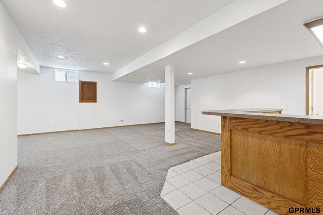 9403 S 25Th Avenue, Bellevue, NE 68147