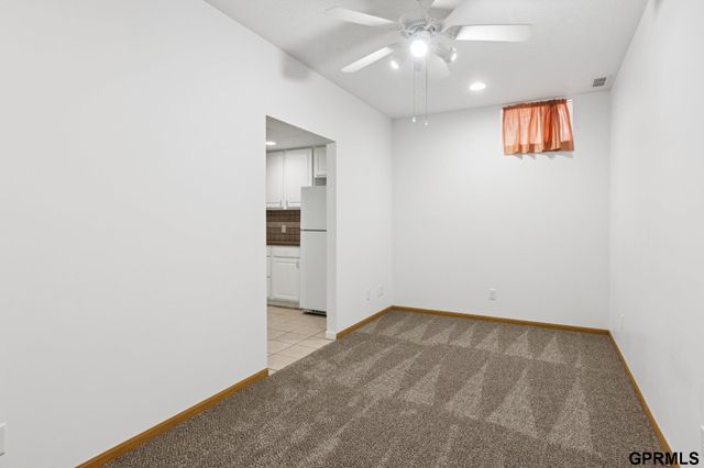 9403 S 25Th Avenue, Bellevue, NE 68147