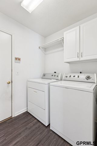 9403 S 25Th Avenue, Bellevue, NE 68147