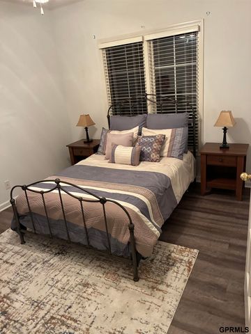 9403 S 25Th Avenue, Bellevue, NE 68147