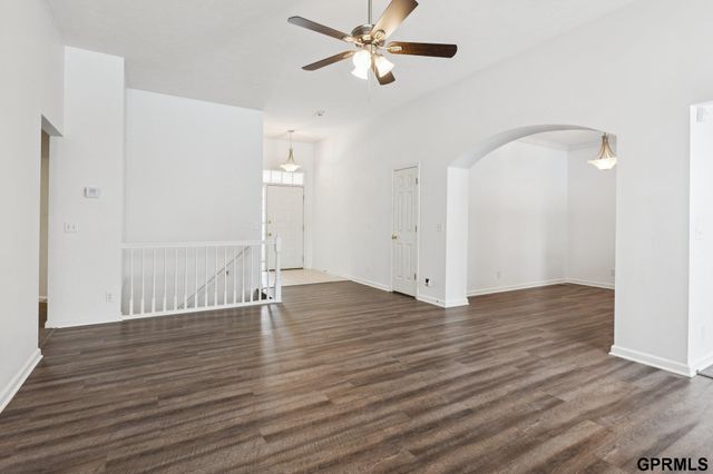 9403 S 25Th Avenue, Bellevue, NE 68147