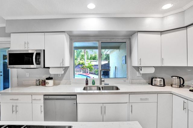 1516 Scott Street, Hollywood, FL 33020