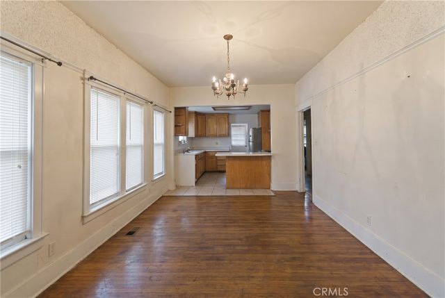 4211 S Flower, Los Angeles, CA 90037