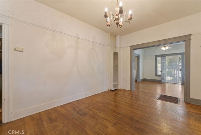 4211 S Flower, Los Angeles, CA 90037