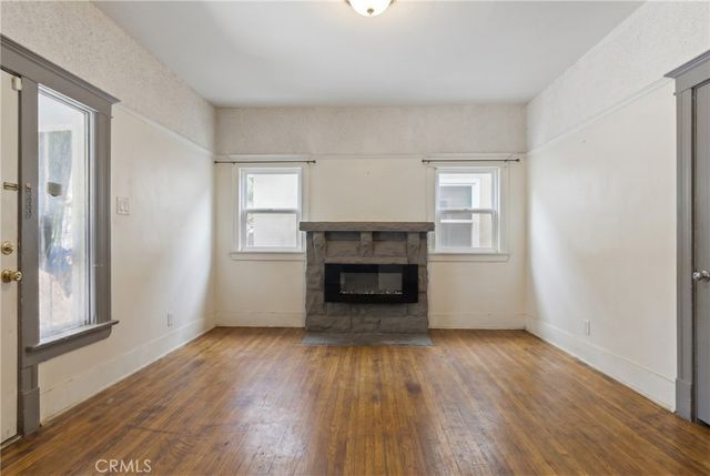 4211 S Flower, Los Angeles, CA 90037