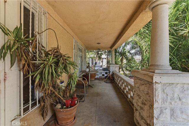 4211 S Flower, Los Angeles, CA 90037