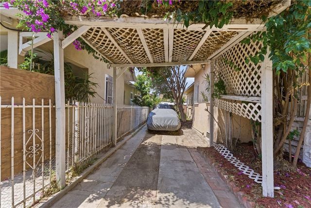 4211 S Flower, Los Angeles, CA 90037