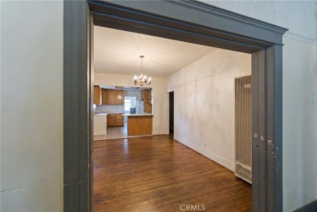 4211 S Flower, Los Angeles, CA 90037