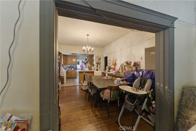 4211 S Flower, Los Angeles, CA 90037
