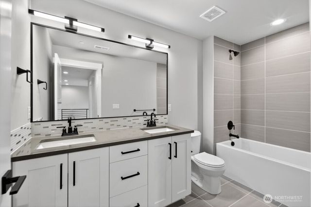 15008 75th Avenue NE, Kenmore, WA 98028