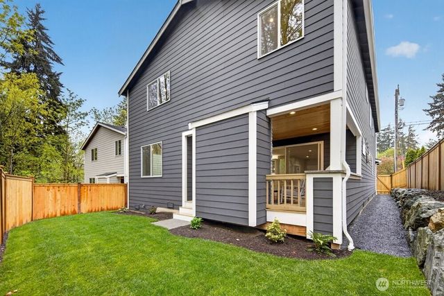 15008 75th Avenue NE, Kenmore, WA 98028
