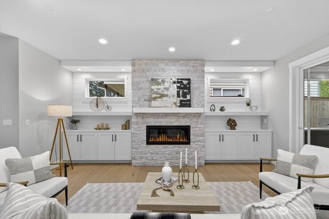 15008 75th Avenue NE, Kenmore, WA 98028