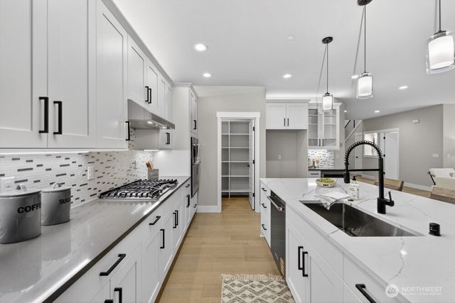 15008 75th Avenue NE, Kenmore, WA 98028