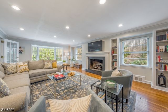 272 Glen Avenue, Millburn Twp., NJ 07041