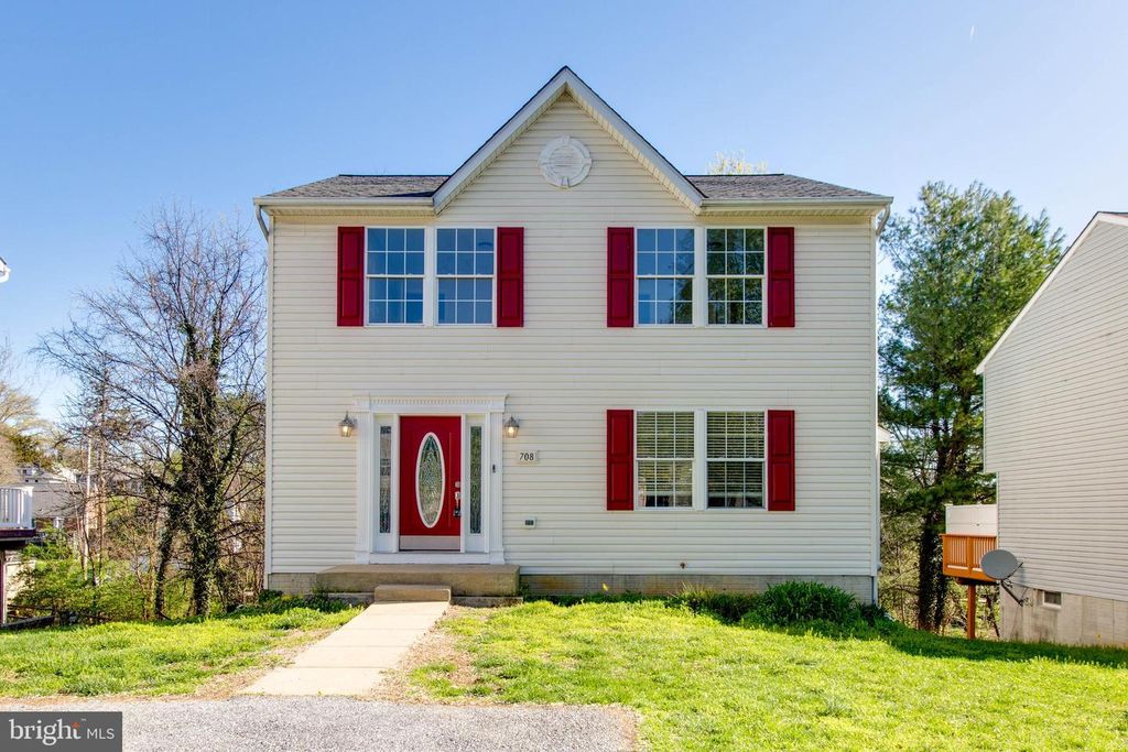 708 LENSTROM FRIEND CT, Baltimore, MD 21228