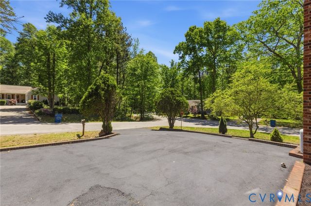 7631 Cotfield Rd, North Chesterfield, VA 23237