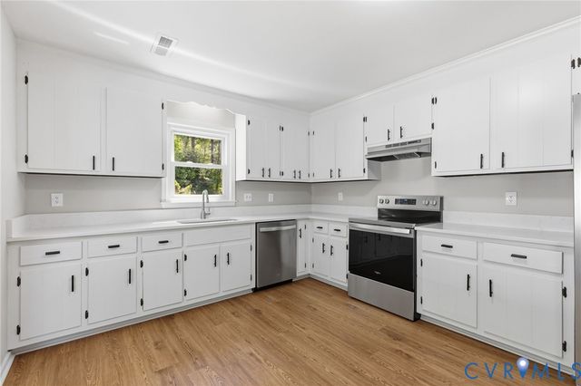 7631 Cotfield Rd, North Chesterfield, VA 23237