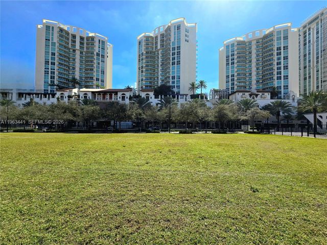 200 Sunny Isles Blvd TH-205, Sunny Isles Beach, FL 33160