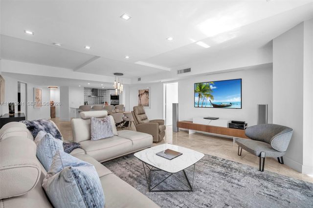 200 Sunny Isles Blvd TH-205, Sunny Isles Beach, FL 33160