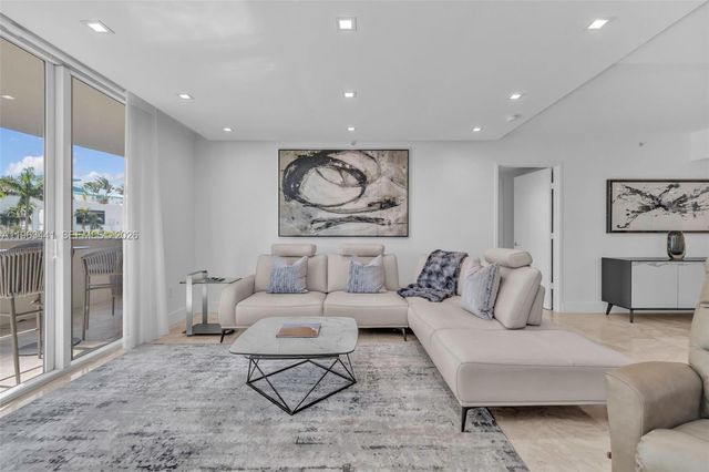 200 Sunny Isles Blvd TH-205, Sunny Isles Beach, FL 33160