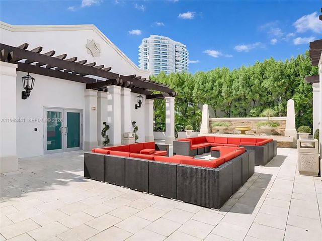 200 Sunny Isles Blvd TH-205, Sunny Isles Beach, FL 33160