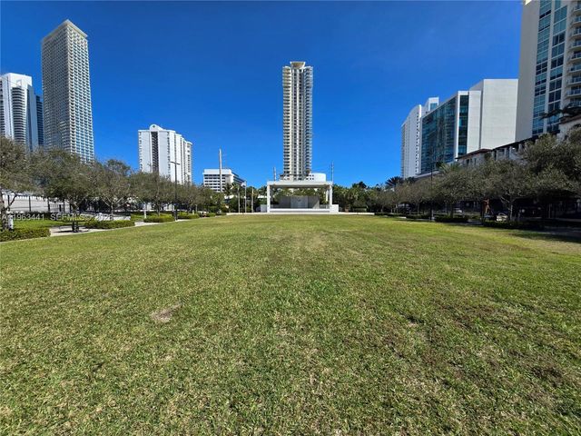 200 Sunny Isles Blvd TH-205, Sunny Isles Beach, FL 33160