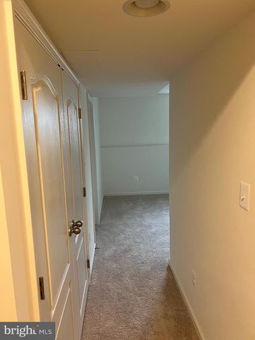 18 CLIFTON MNR, Falling Waters, WV 25419