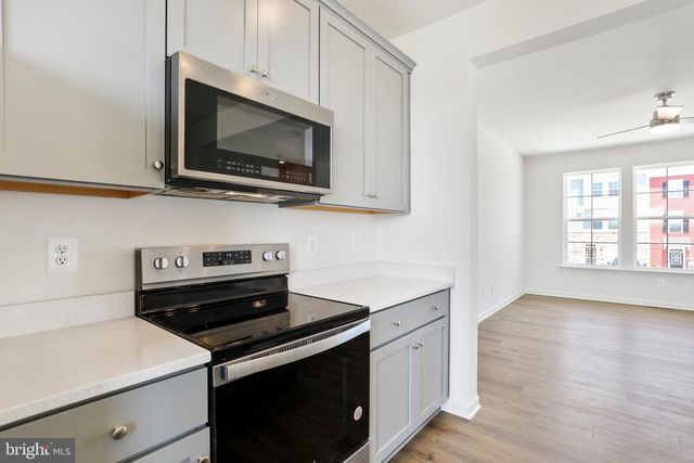 18 CLIFTON MNR, Falling Waters, WV 25419
