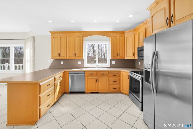 5 Saw Mill Road, Burlington, CT 06013