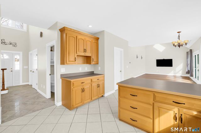 5 Saw Mill Road, Burlington, CT 06013