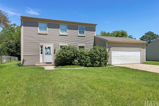 2208 Kensington Drive, Schaumburg, IL 60194