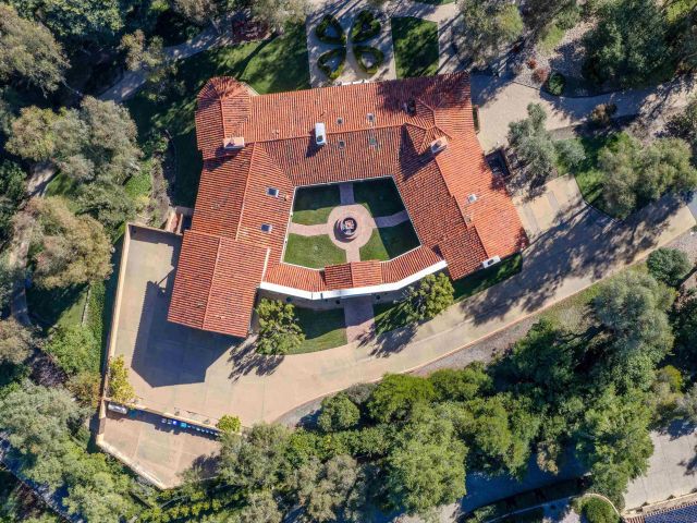 5443 Calzada Del Bosque, Rancho Santa Fe, CA 92067