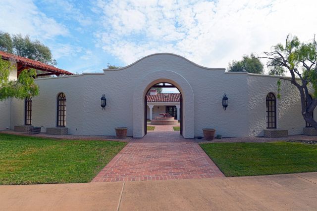 5443 Calzada Del Bosque, Rancho Santa Fe, CA 92067