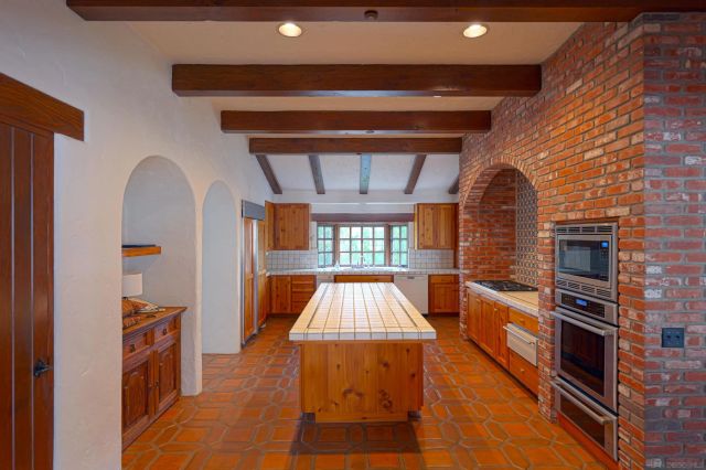 5443 Calzada Del Bosque, Rancho Santa Fe, CA 92067